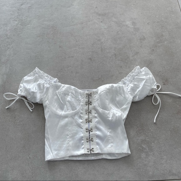 ALLYSON TOP WHITE - Picture 7 of 15